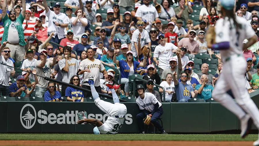 Seattle Mariners tampil memukau dengan 2 permainan bertahan di outfield
