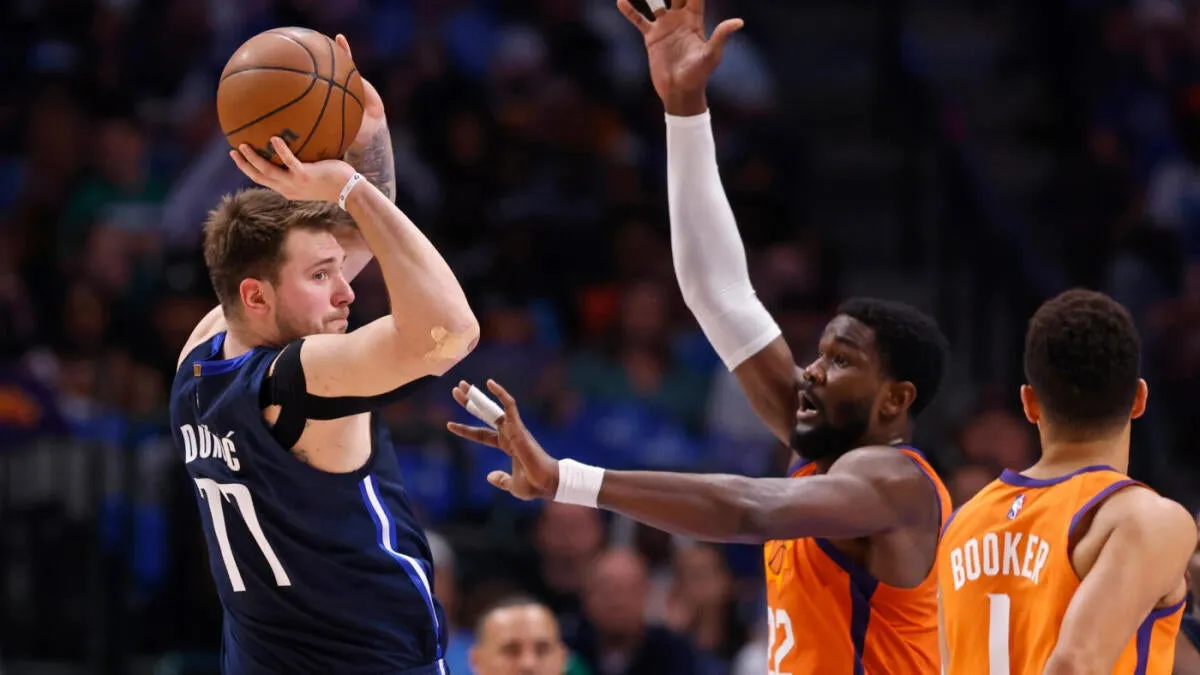 Deandre Ayton Bersemangat Bermain dengan Luka Doncic yang 'Kekar' Setelah Bergabung dengan Lakers: 'Terasa Seperti Video Game'