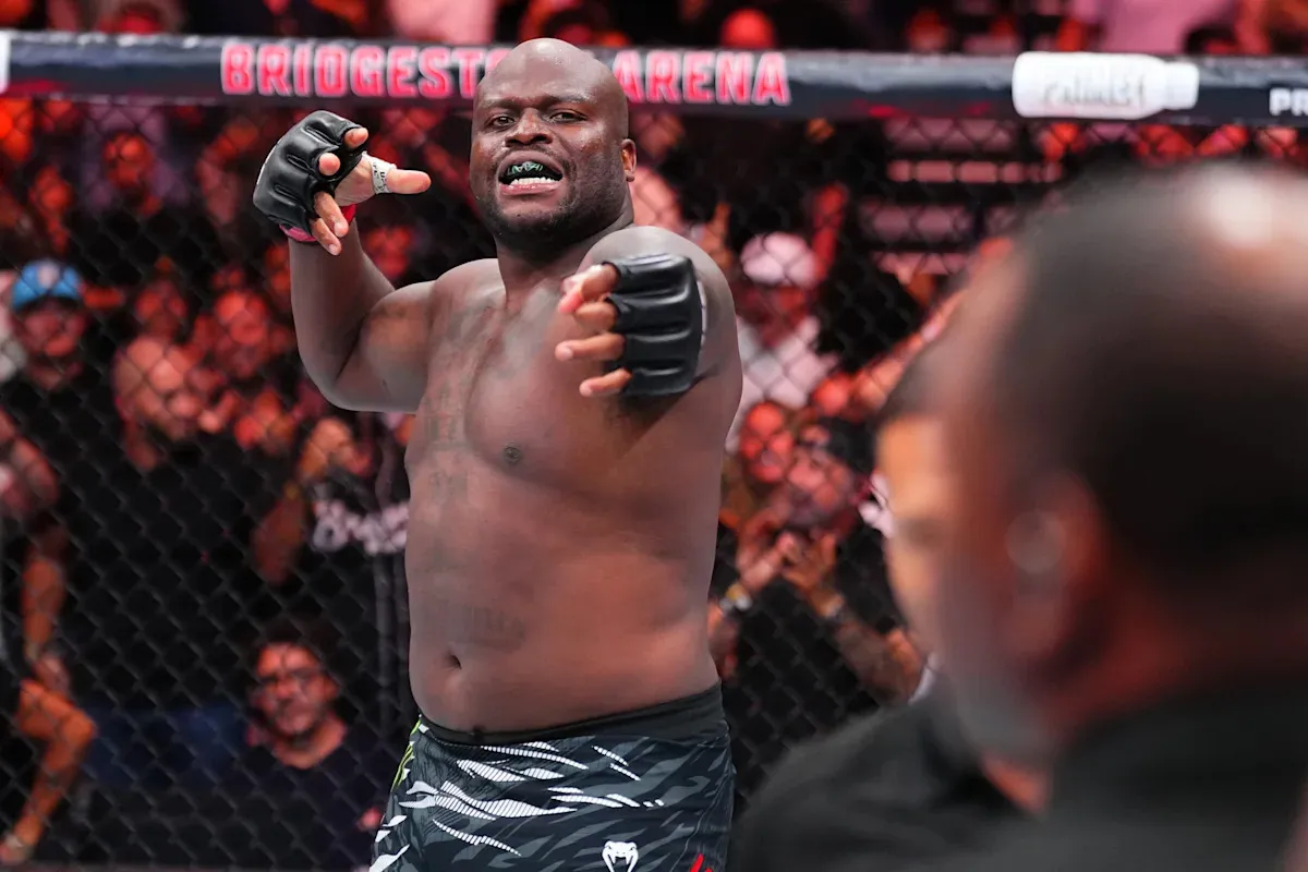 Hasil UFC Nashville: Derrick Lewis Hancurkan Tallison Teixeira dalam 35 Detik, Lepas Celana, Pamer Bokong ke Penonton